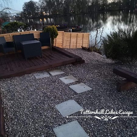 Meridian Tattershall Lakes Escape - Lakeside Lodge Caravan With A Fishing Peg Luxury Hot Tub エクステリア 写真