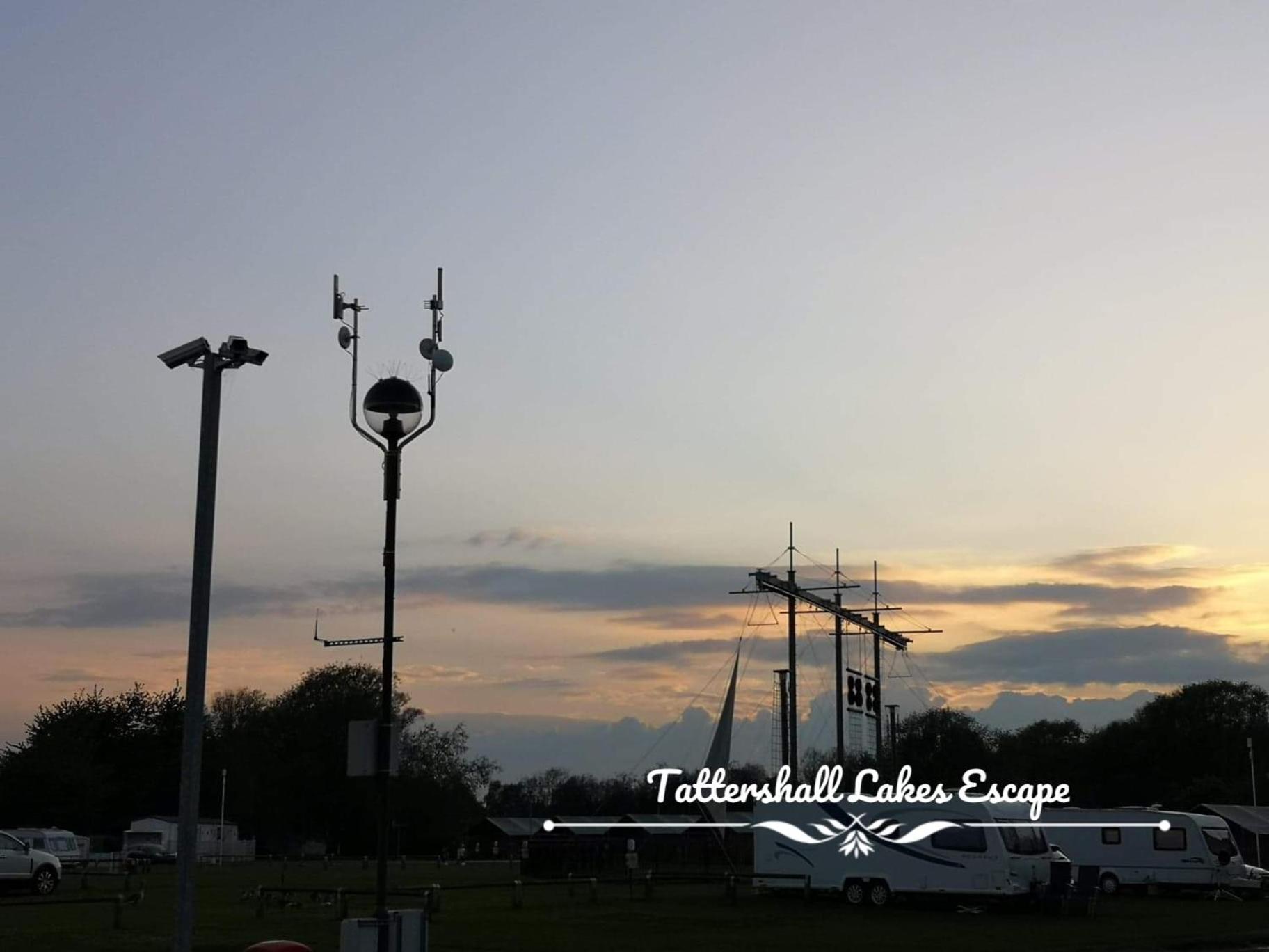 Meridian Tattershall Lakes Escape - Lakeside Lodge Caravan With A Fishing Peg Luxury Hot Tub エクステリア 写真