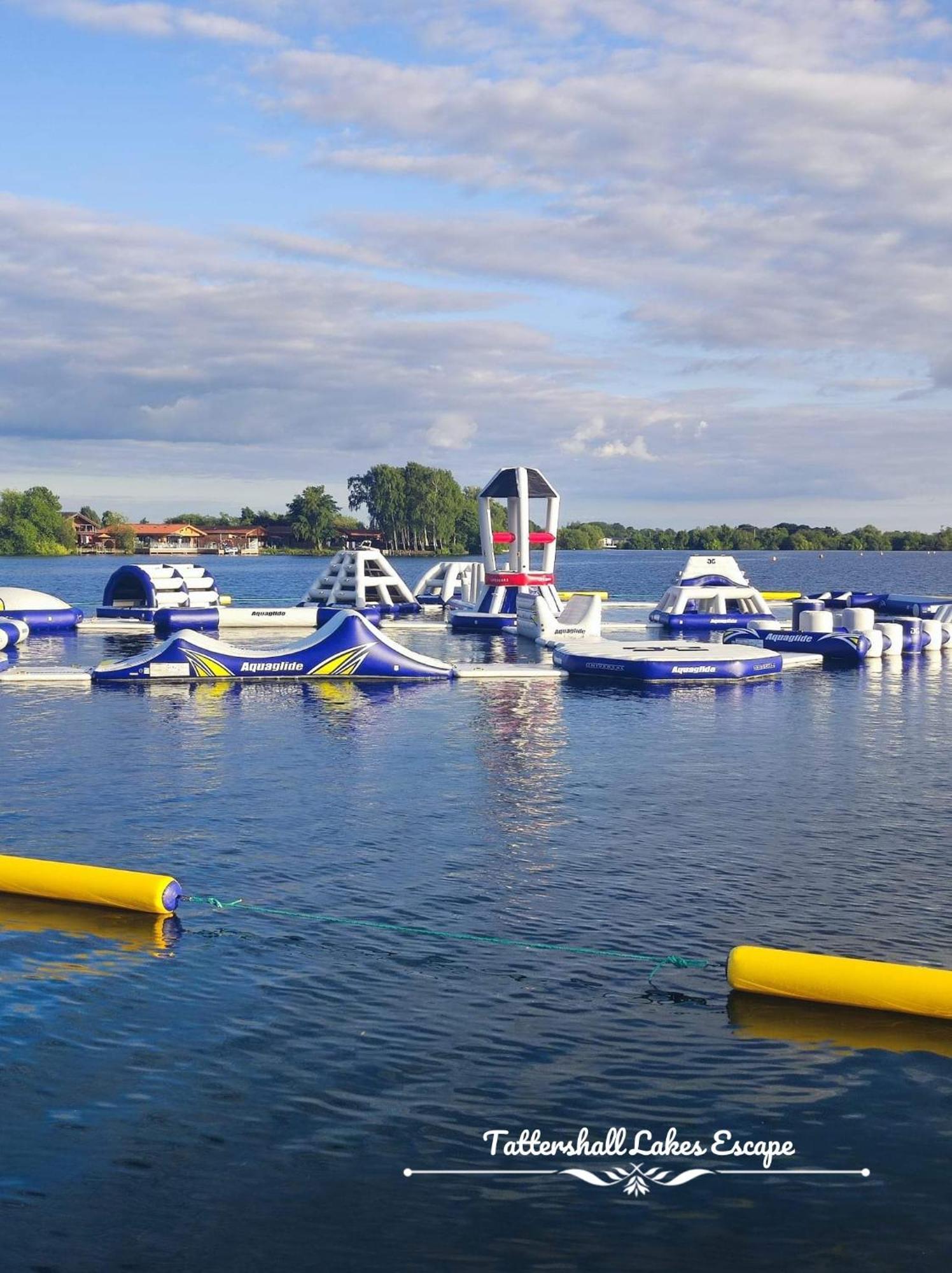 Meridian Tattershall Lakes Escape - Lakeside Lodge Caravan With A Fishing Peg Luxury Hot Tub エクステリア 写真
