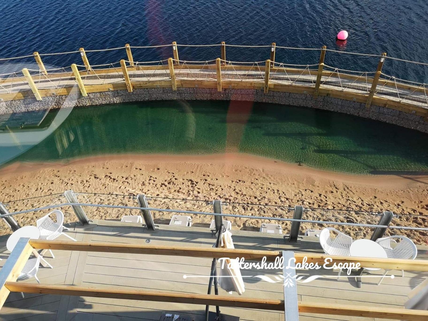 Meridian Tattershall Lakes Escape - Lakeside Lodge Caravan With A Fishing Peg Luxury Hot Tub エクステリア 写真