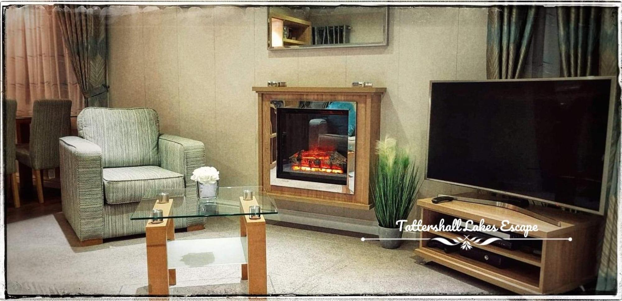 Meridian Tattershall Lakes Escape - Lakeside Lodge Caravan With A Fishing Peg Luxury Hot Tub エクステリア 写真