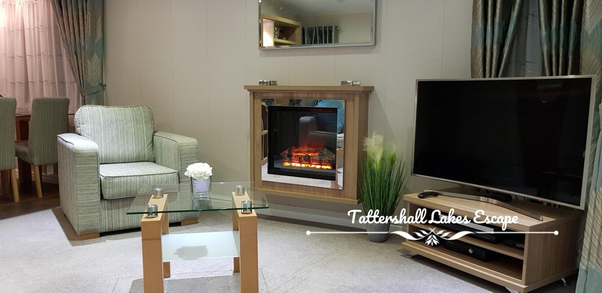 Meridian Tattershall Lakes Escape - Lakeside Lodge Caravan With A Fishing Peg Luxury Hot Tub エクステリア 写真